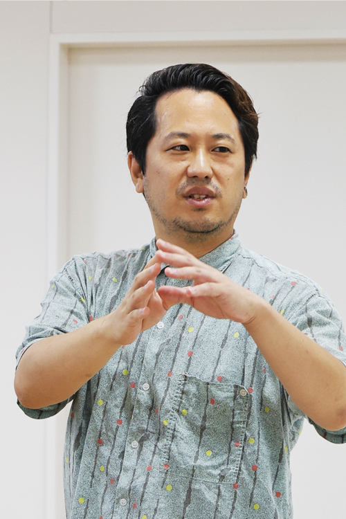 柴田啓佑氏